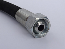 Рукав РВД Ф 12-25 (S24 М20*1,5) L- 810 (МТЗ) Рукав РВД Ф 12-25 (S24 М20*1,5) L- 810 (МТЗ)